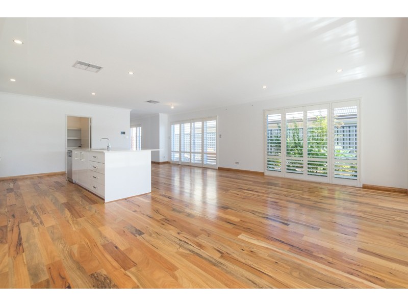 11 Gladstone Road, Rivervale WA 6103
