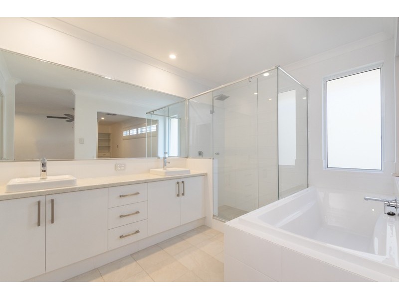 11 Gladstone Road, Rivervale WA 6103