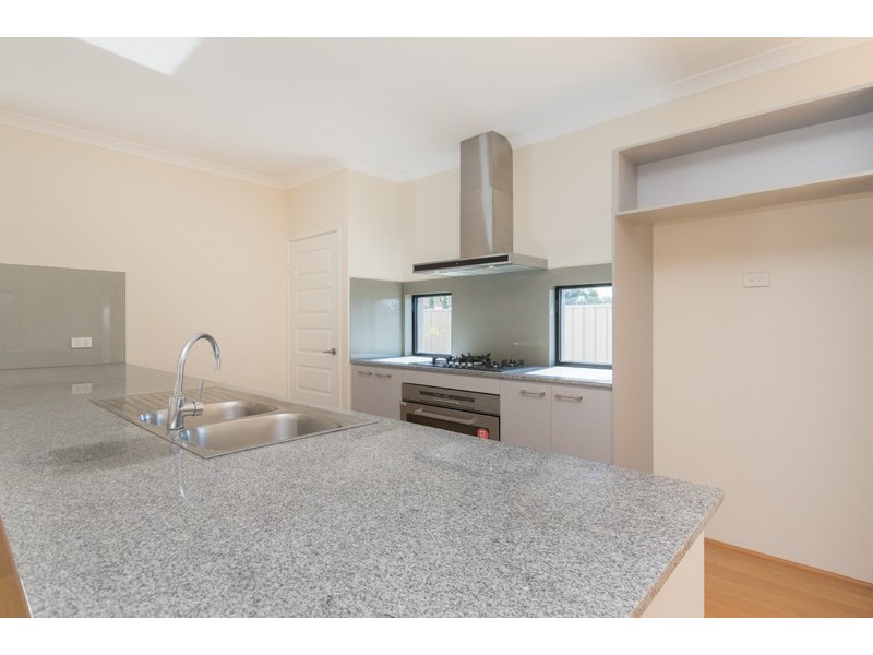 2A Stratford Place, Bentley WA 6102