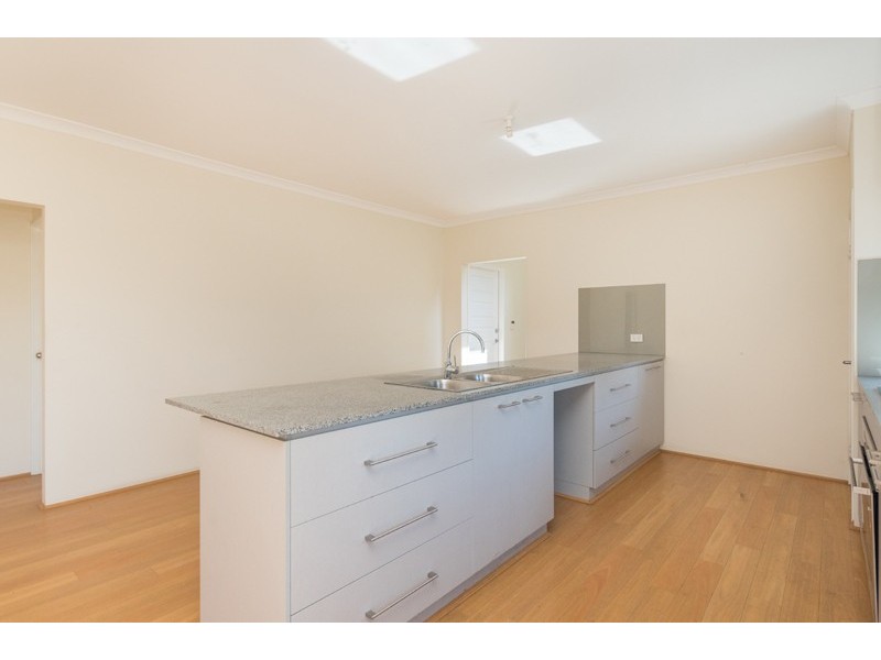 2A Stratford Place, Bentley WA 6102