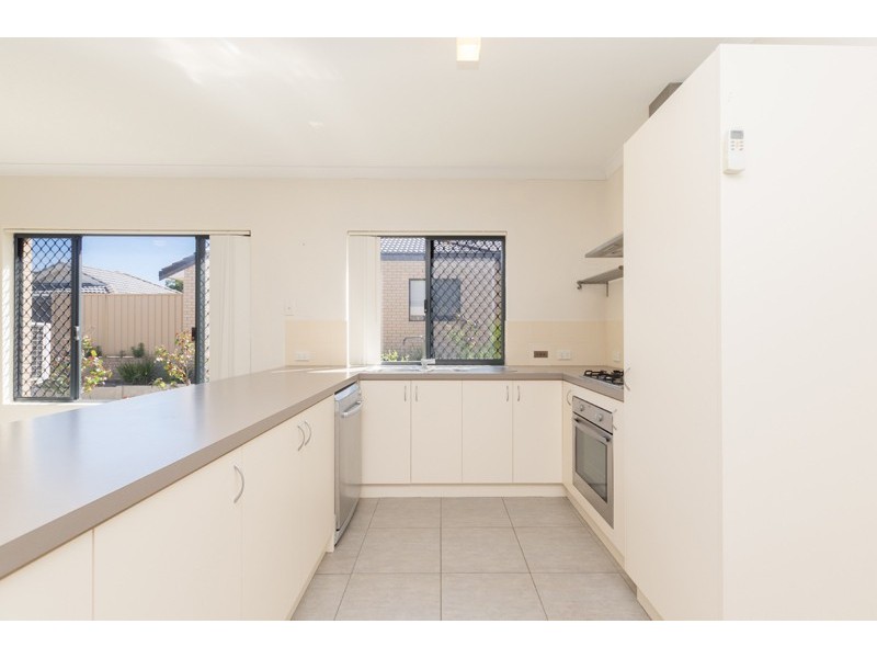 1/250 George Street, Queens Park WA 6107