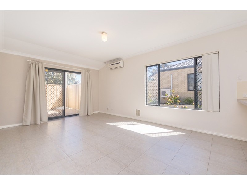 1/250 George Street, Queens Park WA 6107