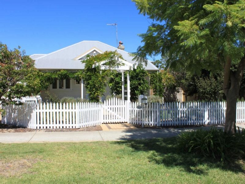 27A Raleigh Street, Carlisle WA 6101