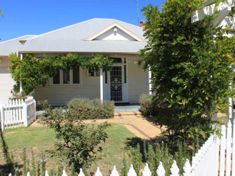 27A Raleigh Street, Carlisle WA 6101