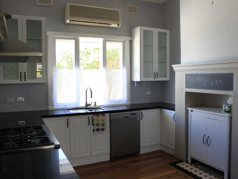 27A Raleigh Street, Carlisle WA 6101