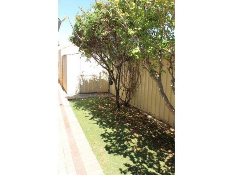 27A Raleigh Street, Carlisle WA 6101