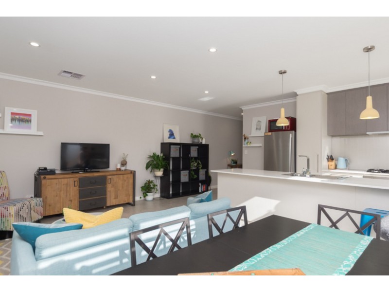 4/316 Hardey Road, Cloverdale WA 6105