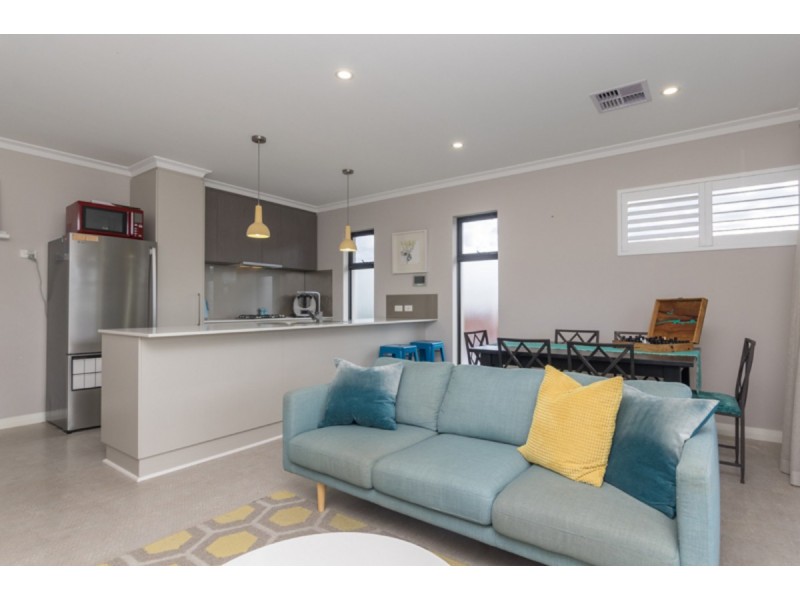 4/316 Hardey Road, Cloverdale WA 6105