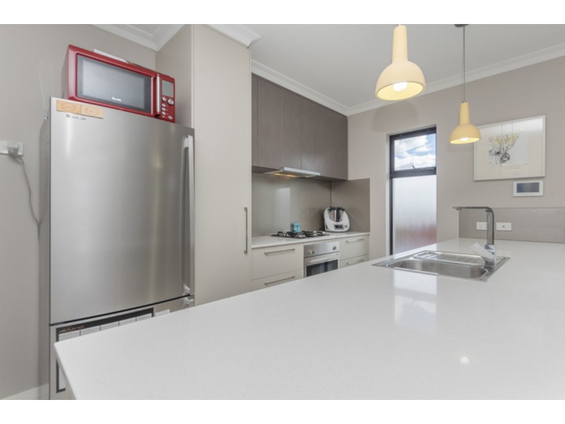 4/316 Hardey Road, Cloverdale WA 6105