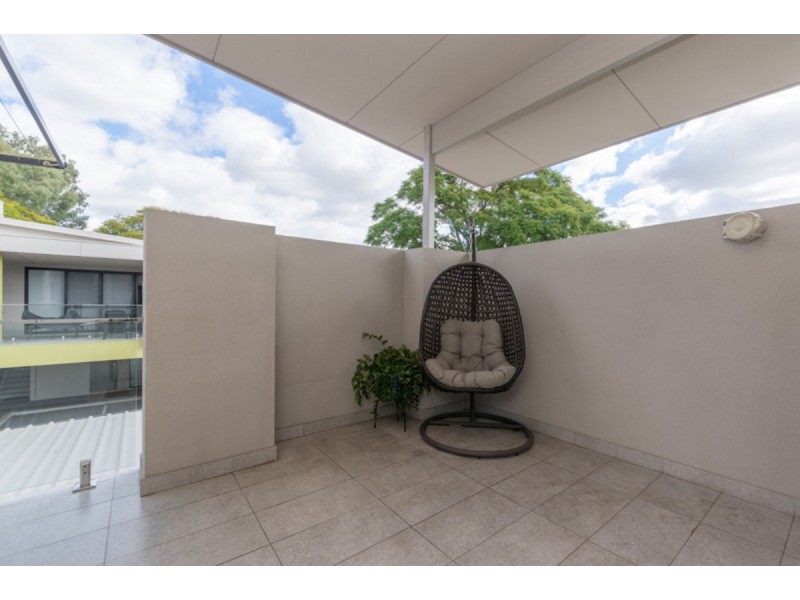 4/316 Hardey Road, Cloverdale WA 6105