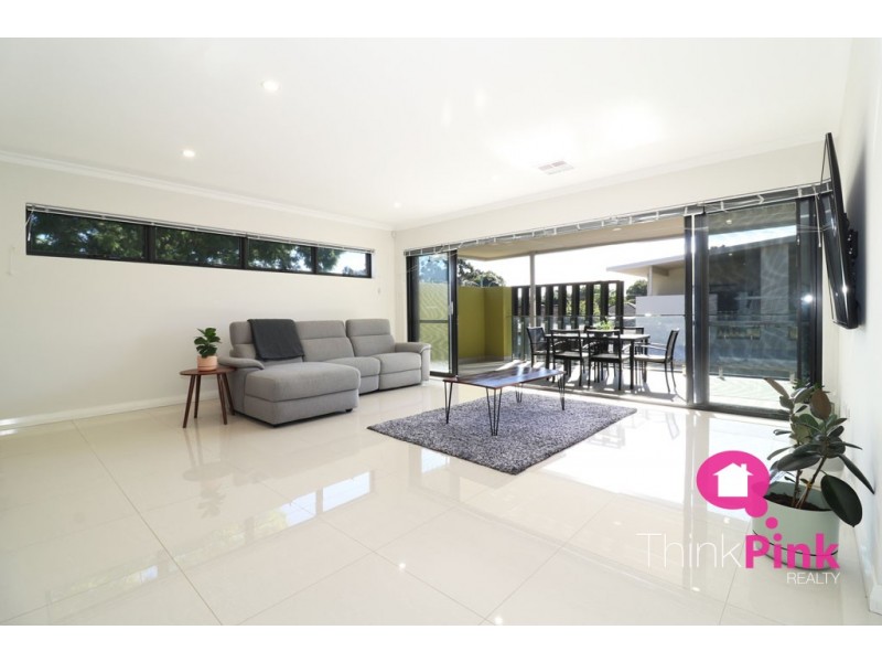 8/316 Hardey Road, Cloverdale WA 6105
