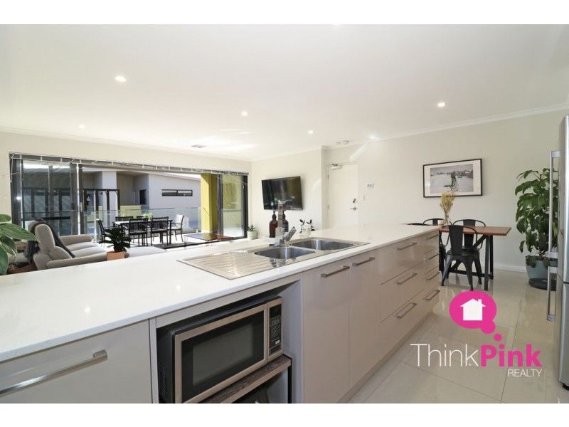 8/316 Hardey Road, Cloverdale WA 6105