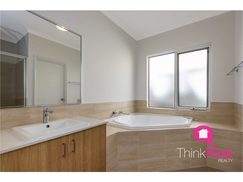 28 Sweetgum Way, Piara Waters WA 6112