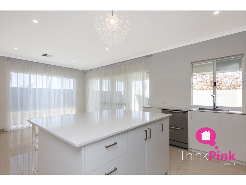 28 Sweetgum Way, Piara Waters WA 6112