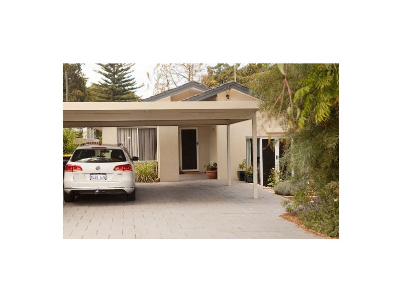10 Lakeway, Claremont WA 6010