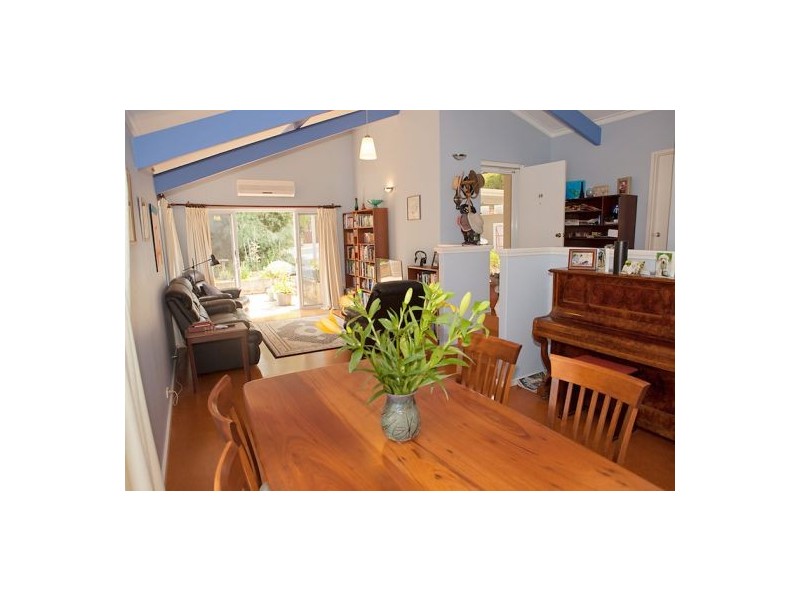 10 Lakeway, Claremont WA 6010