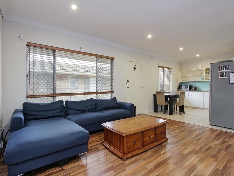 3/39-41 Delphine Ave, Dianella WA 6059
