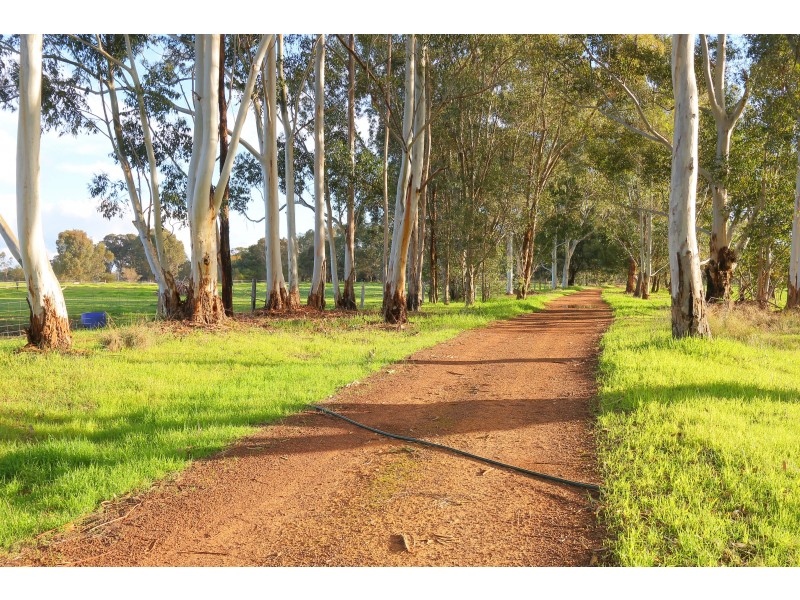 330 Paterson Road, Pinjarra WA 6208