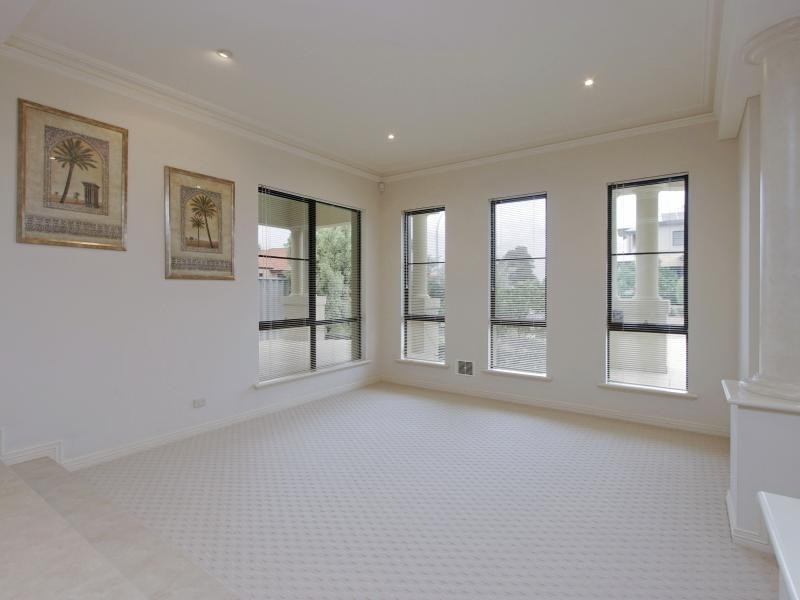 3 Ajana Way, Dianella WA 6059