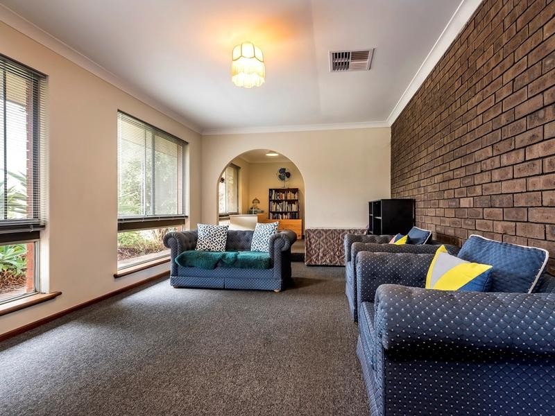 72 Allamanda Way, Forrestfield WA 6058