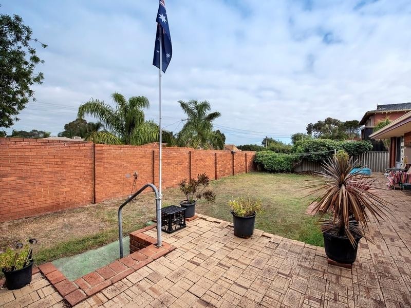 72 Allamanda Way, Forrestfield WA 6058