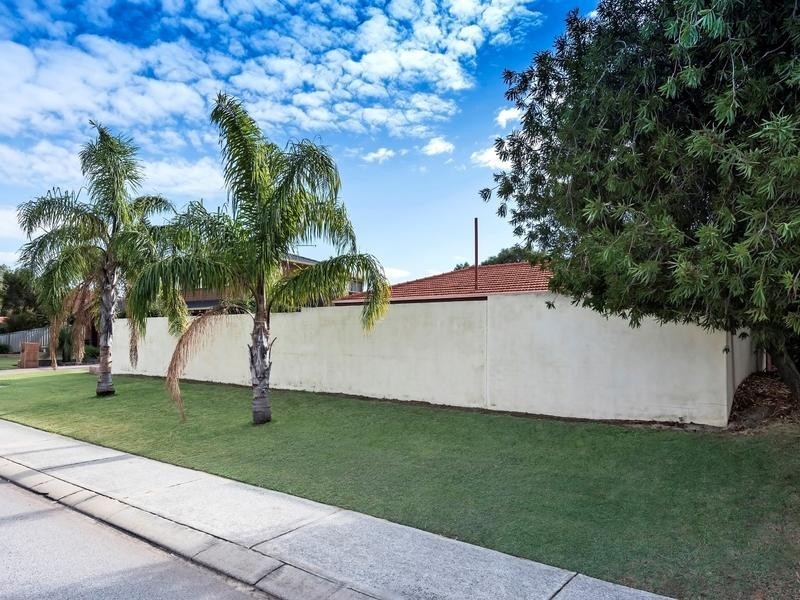 72 Allamanda Way, Forrestfield WA 6058