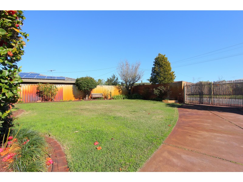 50 Wicks St, Eden Hill WA 6054