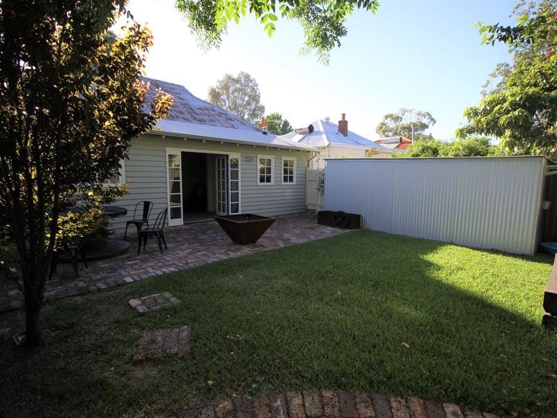21 Station Street, Guildford WA 6055