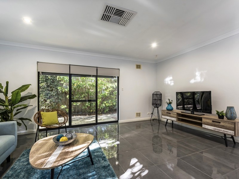 21 River Bank Boulevard, South Guildford WA 6055