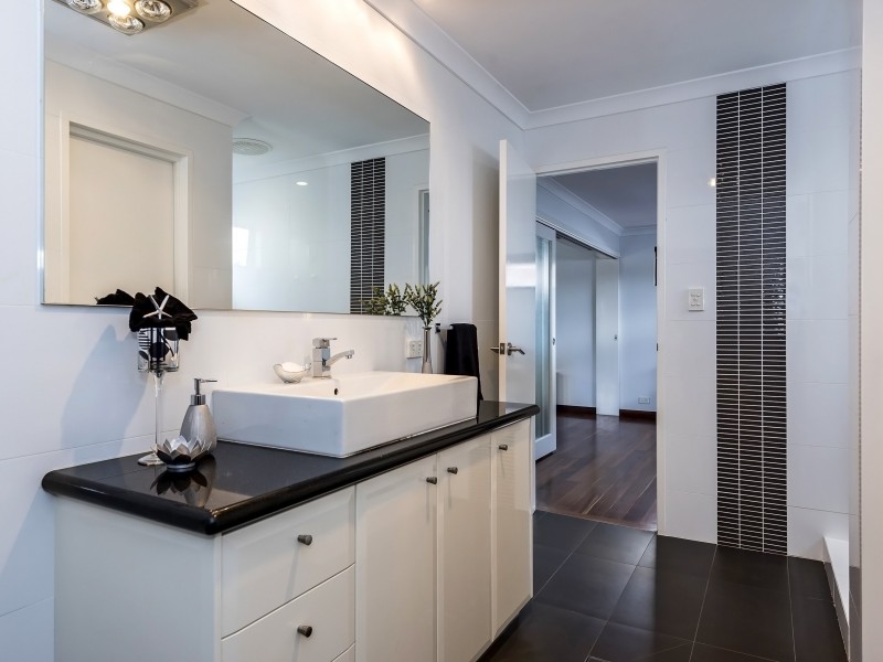 21 River Bank Boulevard, South Guildford WA 6055