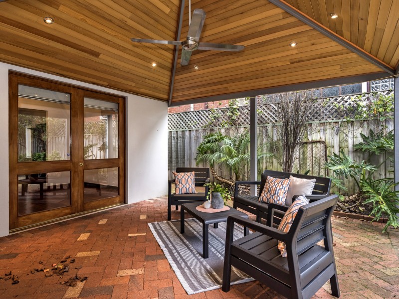 21 River Bank Boulevard, South Guildford WA 6055