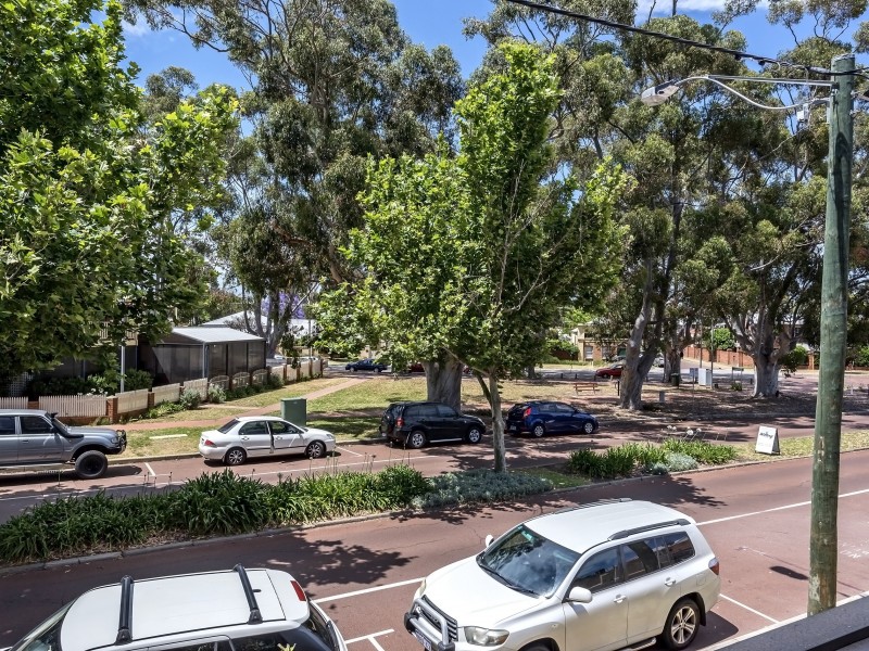 2/110 Terrace Road, Guildford WA 6055