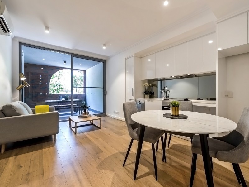 2/110 Terrace Road, Guildford WA 6055