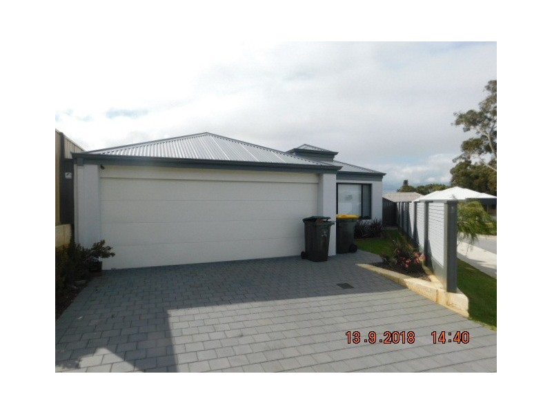 4 SUNRIDGE CLOSE, Caversham WA 6055