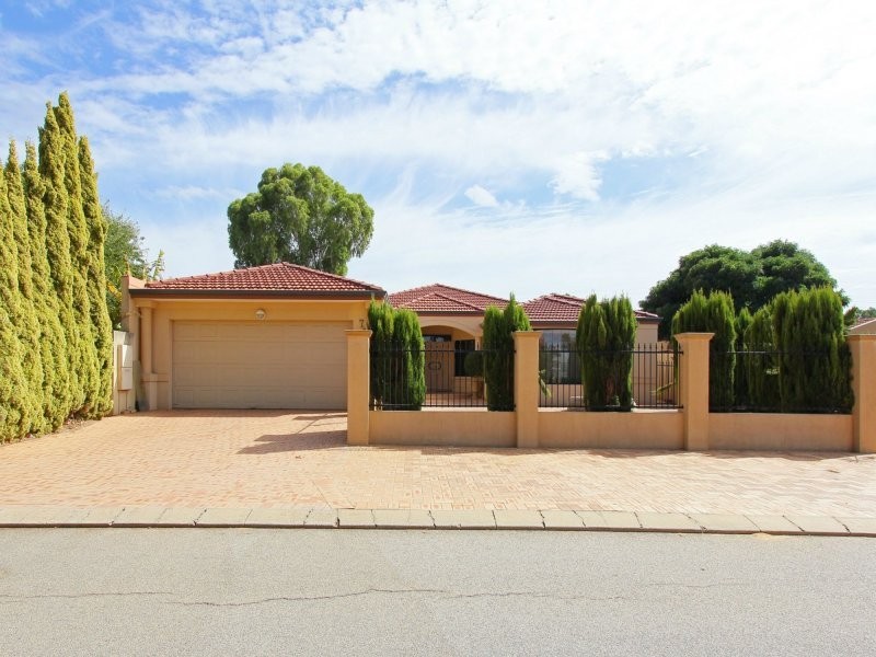 7 Houghton Close, South Guildford WA 6055