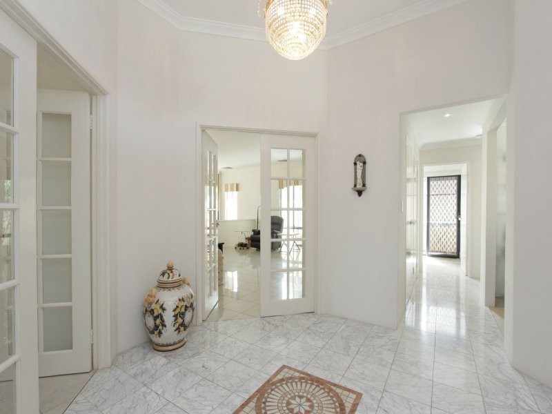 7 Houghton Close, South Guildford WA 6055