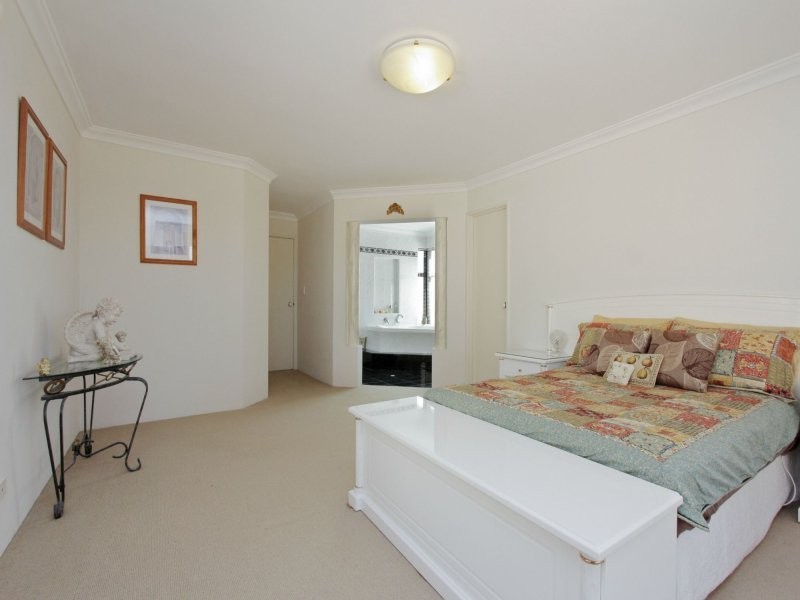 7 Houghton Close, South Guildford WA 6055