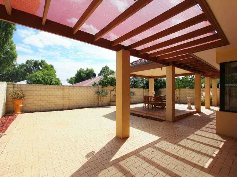 7 Houghton Close, South Guildford WA 6055