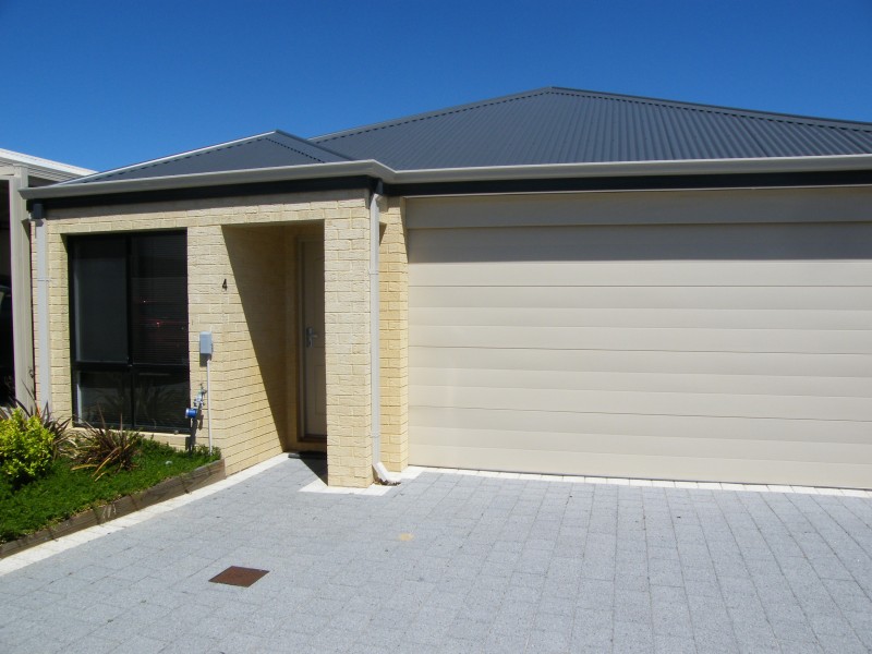 4/68 West Churchill Avenue, Munster WA 6166