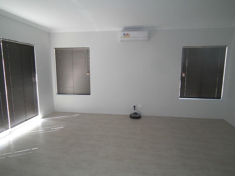 4/68 West Churchill Avenue, Munster WA 6166