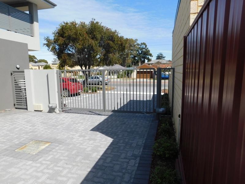 4/107 Odin Road, Innaloo WA 6018