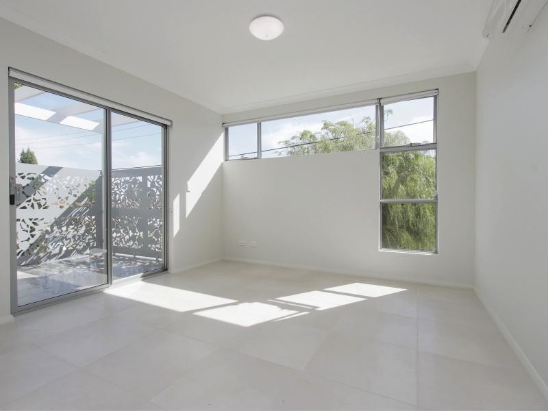 3/18 Mathoura Street, Midland WA 6056
