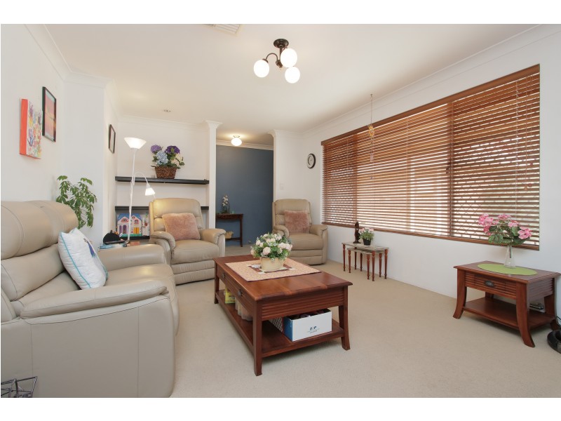 b/4 NOVA COURT, Marangaroo WA 6064