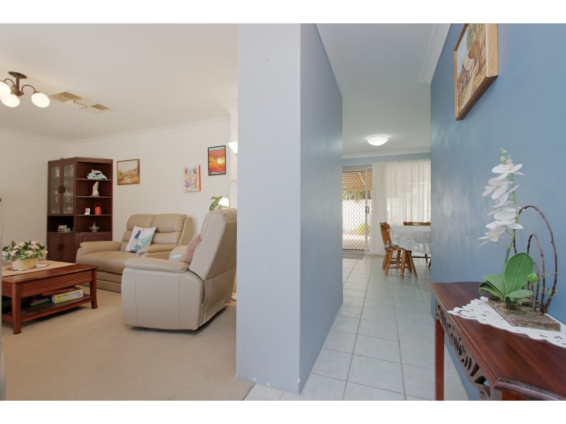 b/4 NOVA COURT, Marangaroo WA 6064