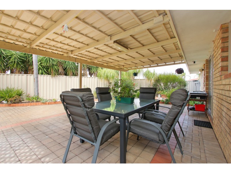 b/4 NOVA COURT, Marangaroo WA 6064