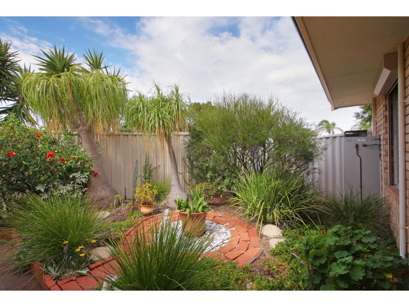 b/4 NOVA COURT, Marangaroo WA 6064