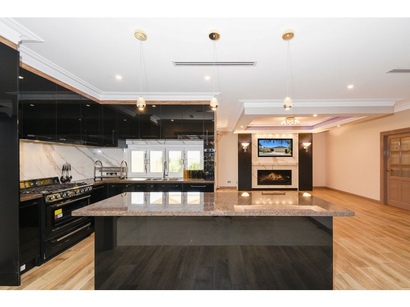 3 Gilfillan Green, Dianella WA 6059