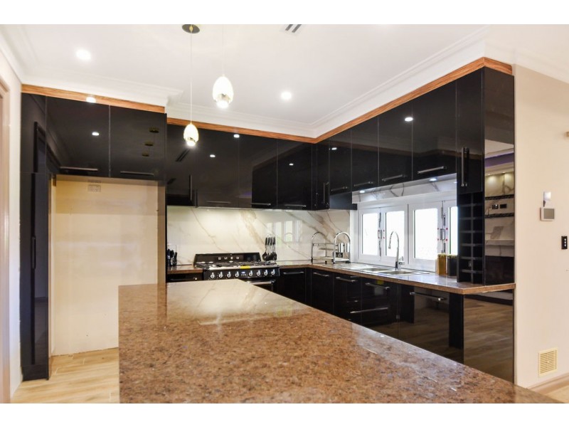 3 Gilfillan Green, Dianella WA 6059