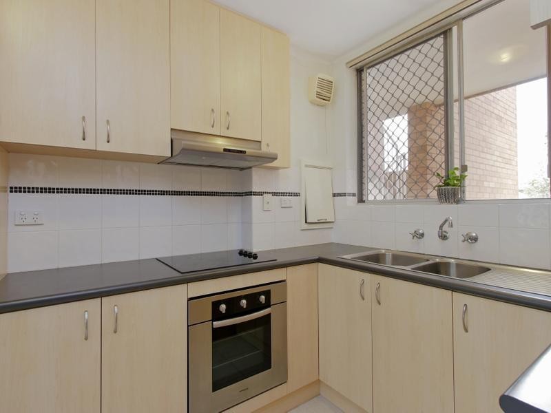 6/71 Golf View Street, Yokine WA 6060