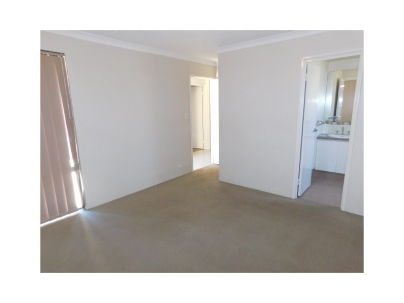 4 PLAYDEN WAY, Balga WA 6061